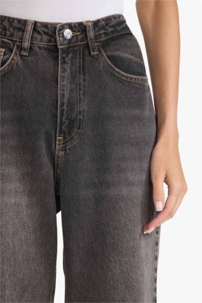 Barrel Fit High Waist Ankle Length Jeans