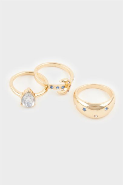 Woman 6 piece Gold Rings
