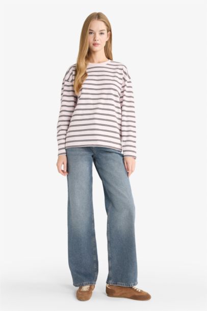 Loose Fit Long Sleeve Sweatshirt