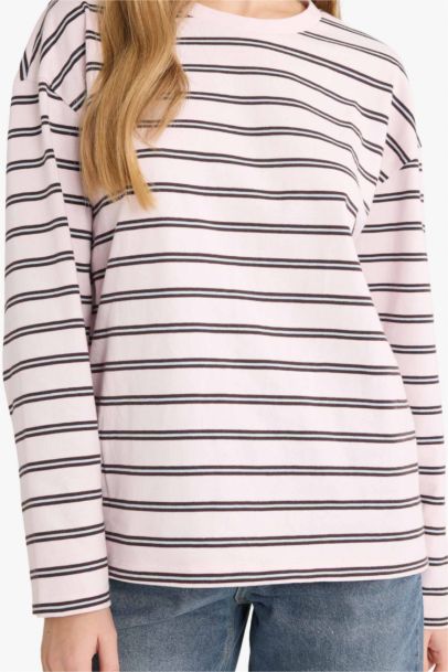 Loose Fit Long Sleeve Sweatshirt