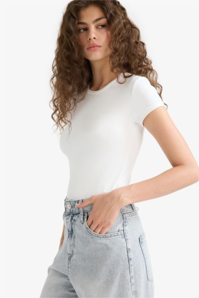 Slim Fit Crew Neck Basic White T-Shirt