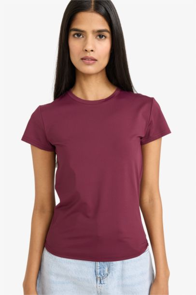 Slim Fit дөңгелек жағалы қысқа жеңді футболка