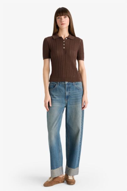 T-shirt en maille ajourée manches courtes à col polo et boutons