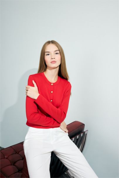 جاكيت تريكو قصة عادية بياخة مستديرة