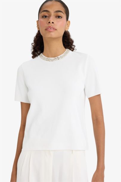 بلوز نص ردن كريب قصة عادية بياخة مستديرة