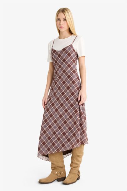 V Yaka Kareli Tül Askılı Midi Elbise