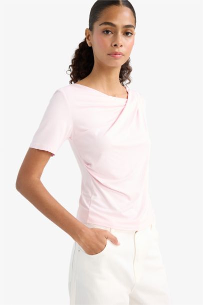 Slim Fit Boat Neck Short Sleeve T-Shirt