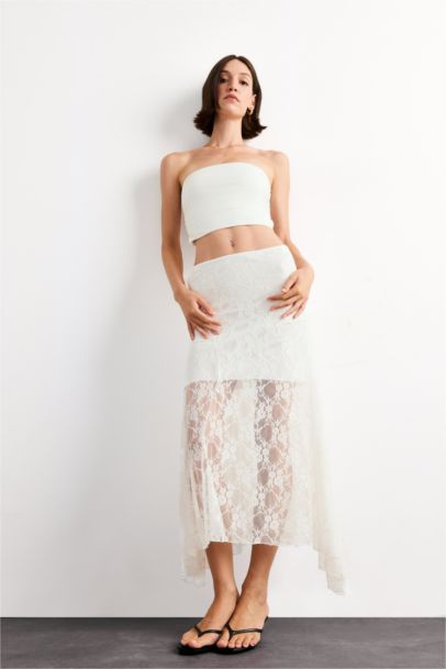 تنورة ميدي دانتيل بخصر مطاطي بنصف بطانة