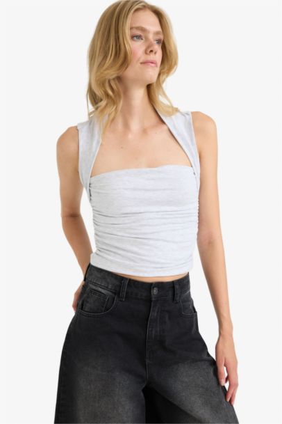 تانك توب سليم فيت بياقة مربعة