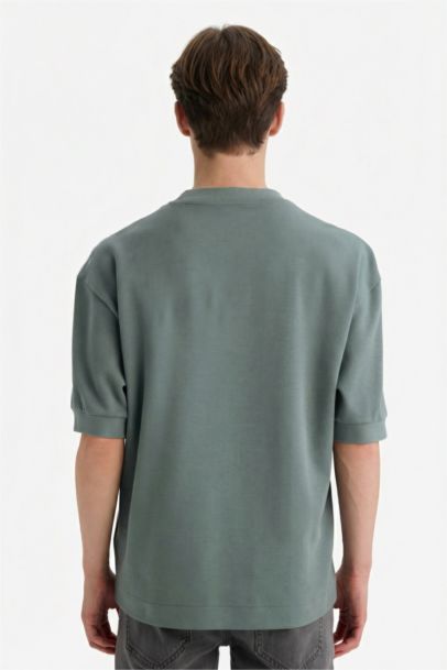 Loose Fit Crew Neck Short Sleeve Printed T-Shirt