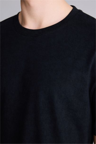 تيشيرت نص كم قصة عادية بياقة مستديرة