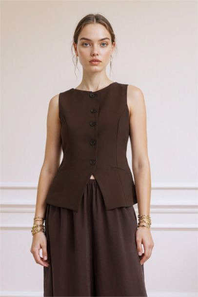 Gilet slim à col rond à boutons