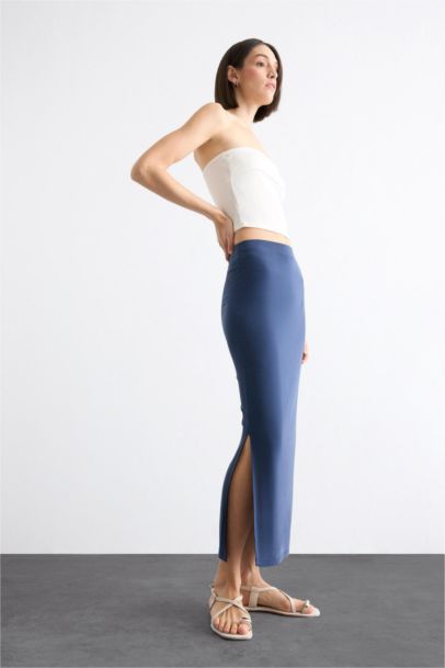 تنورة ميدي بنسل منسوج سليم فيت بفتحة