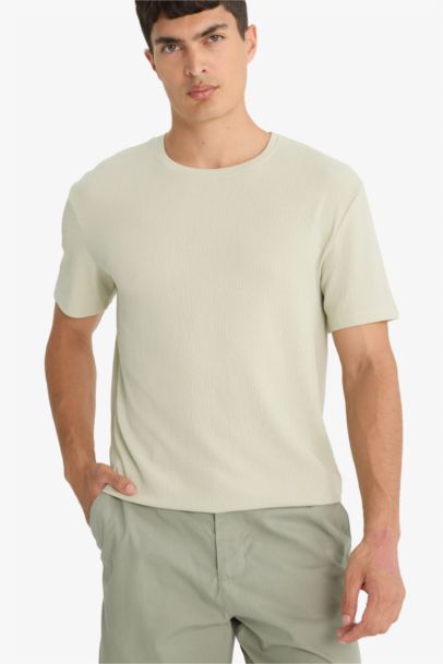 تيشيرت نص كم محكم قصة عادية برقبة مستديرة