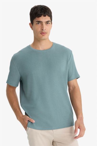 تيشيرت نص ردن بياخة مستديرة وقصة عادية