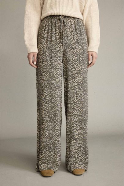 Elastic Waist Leopard Patterned Wide Leg Trousers