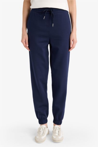 بنطلون جوجر فيت بجيوب قماش خفيف كحلي