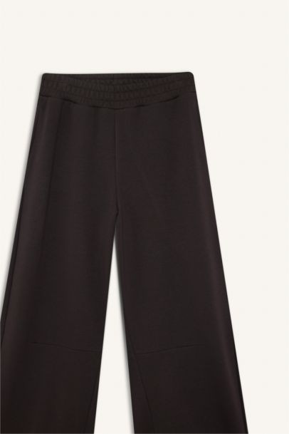 بنطرون باريل فيت برجل عادي