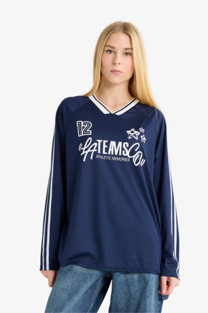 Oversize Fit V Neck Printed T-Shirt