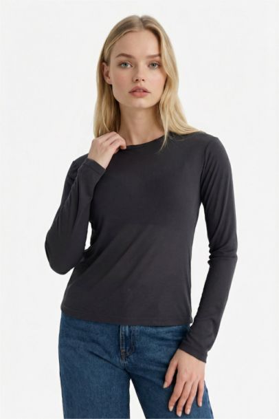 Woman Long Sleeve T-Shirt