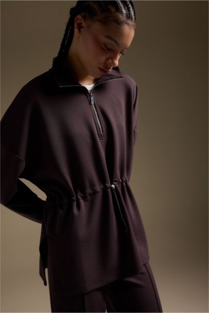 سويت شيرت قصة طويلة برقبة عالية بنصف سحاب