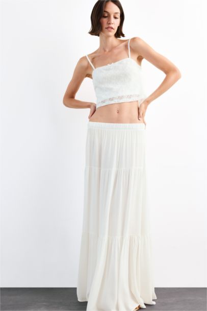 فانيلة بالدانتيل مخصر