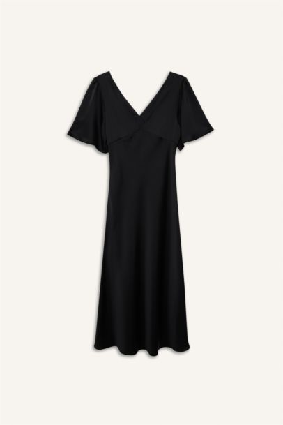 Платье с коротким рукавом стандартного кроя с V-образным вырезом из сатина