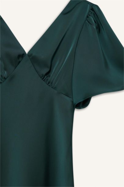 Платье с коротким рукавом стандартного кроя с V-образным вырезом из сатина