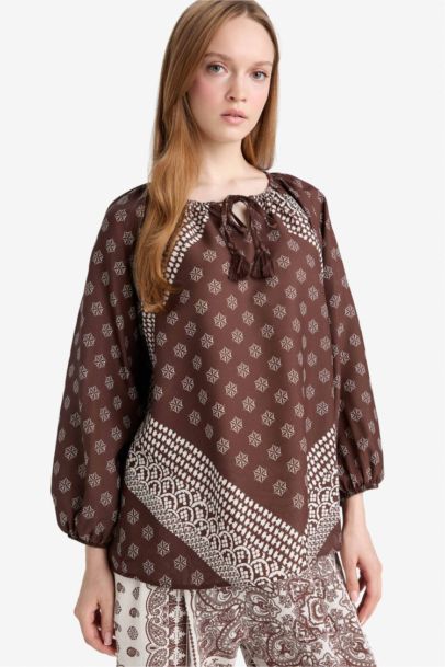 بلوزة كم طويل قصة مريحة ورقبة مستديرة برباط