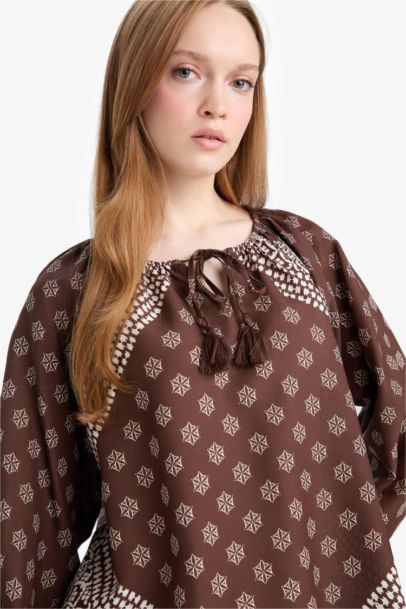 بلوزة كم طويل قصة مريحة ورقبة مستديرة برباط