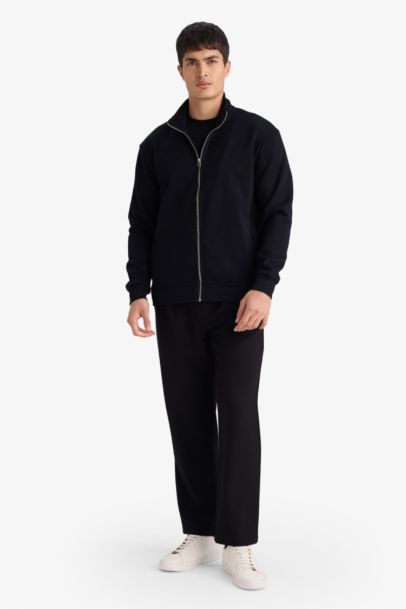 جاكيت رياضي بياقة عالية