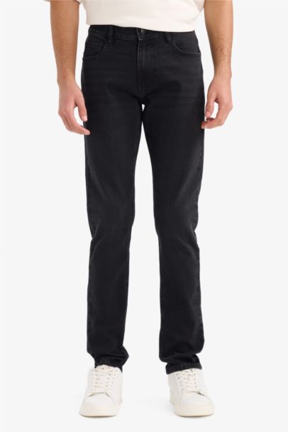 بنطلون جينز بيدرو سليم فيت برجل ضيقة