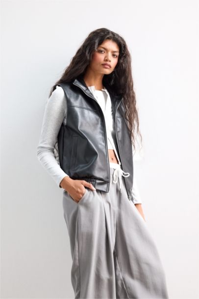 Regular Fıt Dik Yaka Suni Deri Yelek