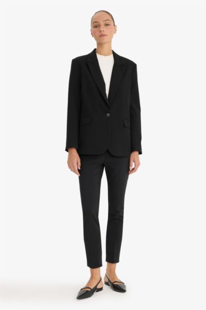 بليزر قصة عادية بأزرار