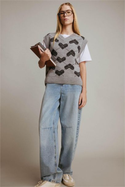 Regular Fit V Yaka Desenli Süveter