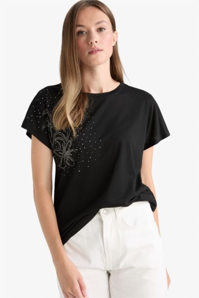 تيشيرت نص ردن بطبعة أحجار وياخة مستديرة