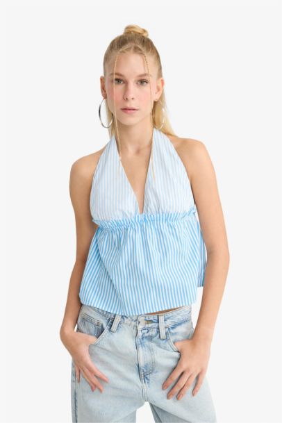 بلوزة بدون أكمام