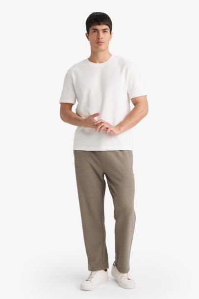 بنطلون قصة عادية وخصر برباط