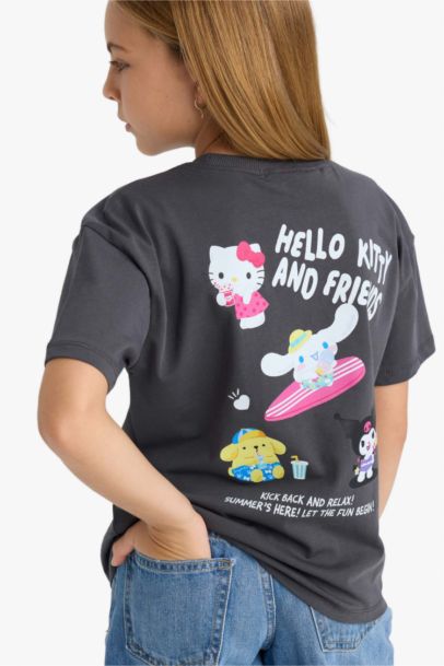 Hello Kitty Relax Fit Bisiklet Yaka Sırt Baskılı Kısa Kollu Tişört Kız Çocuk