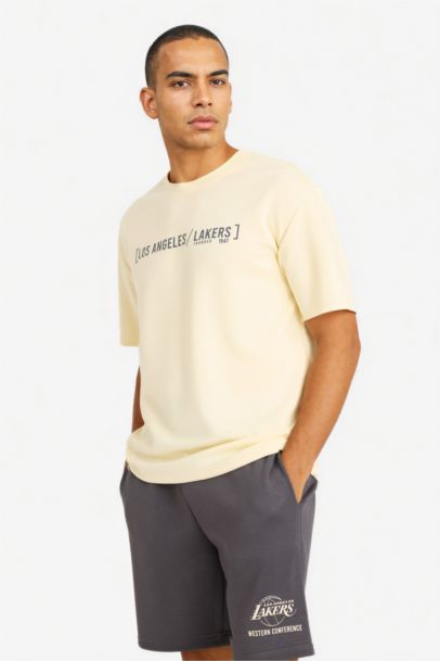 NBA Los Angeles Lakers Relax Fit дөңгелек жағалы қысқа жеңді футболка