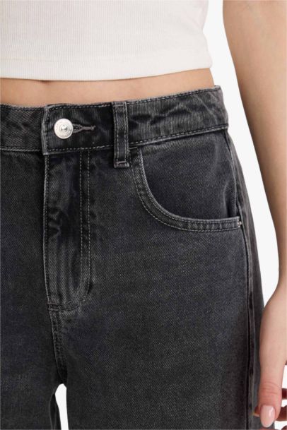 Baggy Fit High Waist Straight Leg Jeans
