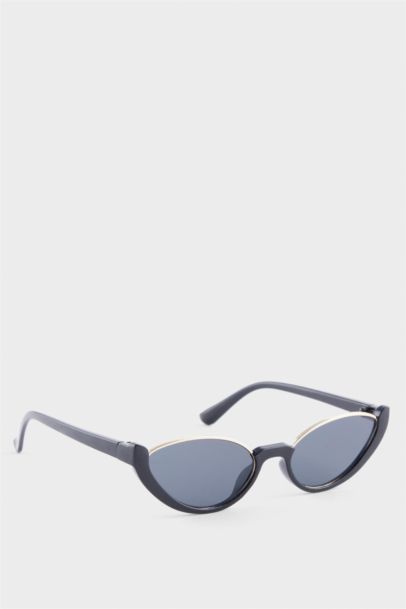 DCEY x DeFacto Kadın Kedi Gözü Formunda Siyah Güneş Gözlüğü