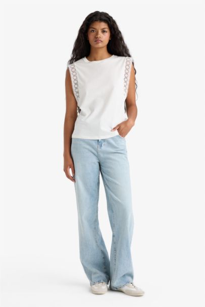 Regular Fit Crew Neck Embroidered Detailed Cotton Tank Top