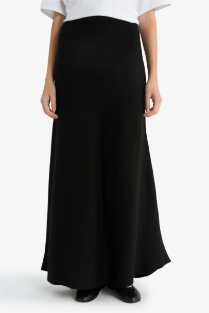 A Cut Knitwear Skirt