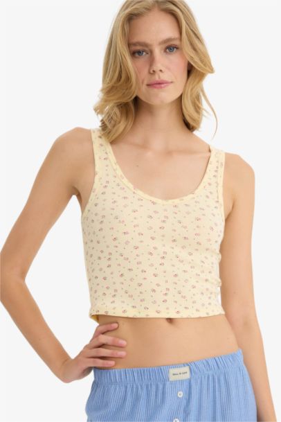 Fall in Love Ribbon Floral Print Undershirt