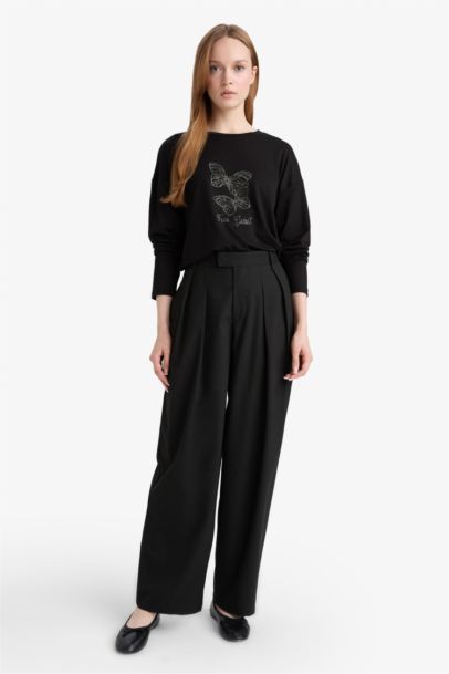 Relax Fit Crew Neck Long Sleeve T-Shirt