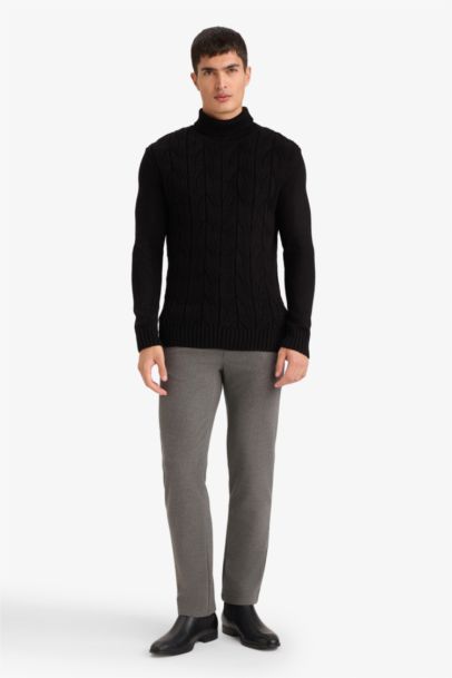 Pull en tricot à col montant Coupe standard