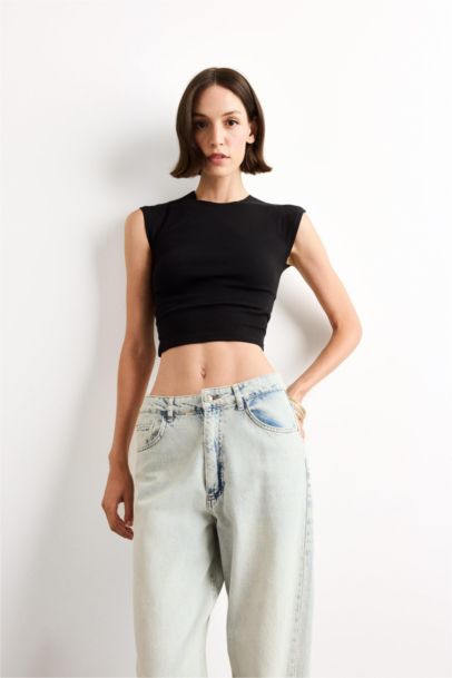 Slim Fit Crew Neck Short Sleeve T-Shirt