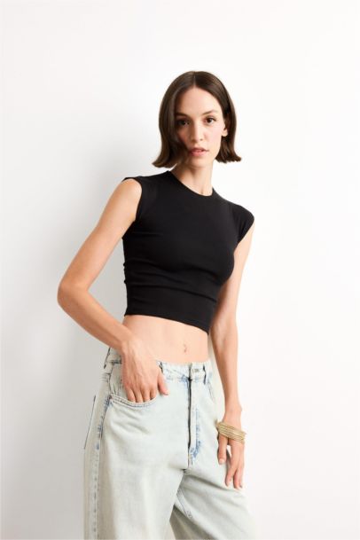 Slim Fit Crew Neck Short Sleeve T-Shirt