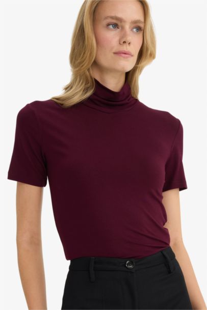 Woman Short Sleeve T-Shirt